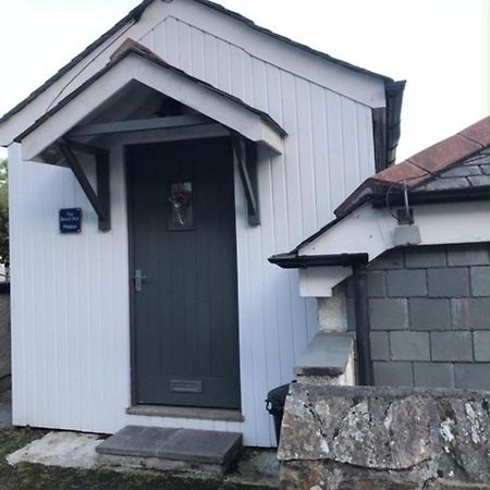 Beautiful 1-Bed Riversi Cottage Located In Malpas 트루로 외부 사진