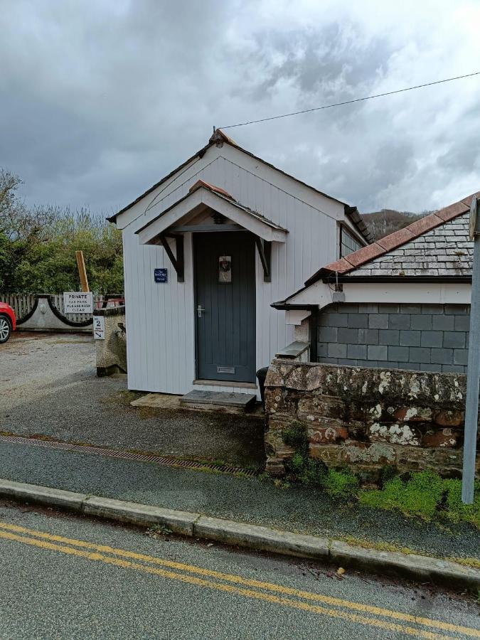 Beautiful 1-Bed Riversi Cottage Located In Malpas 트루로 외부 사진
