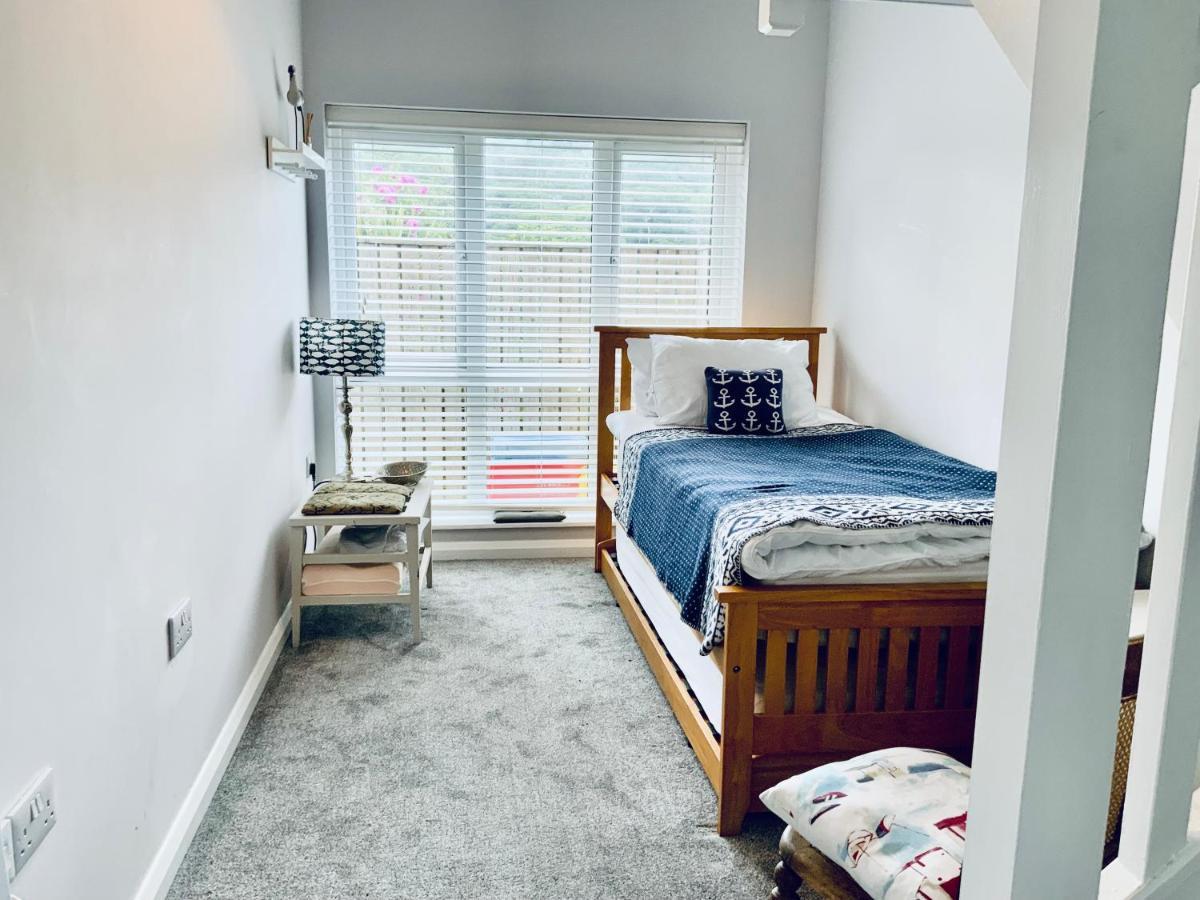 Beautiful 1-Bed Riversi Cottage Located In Malpas 트루로 외부 사진