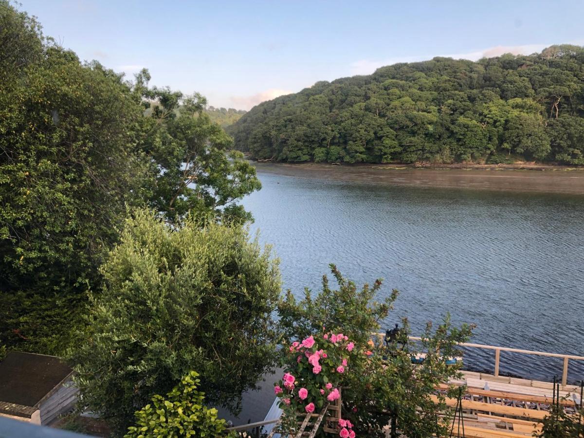 Beautiful 1-Bed Riversi Cottage Located In Malpas 트루로 외부 사진
